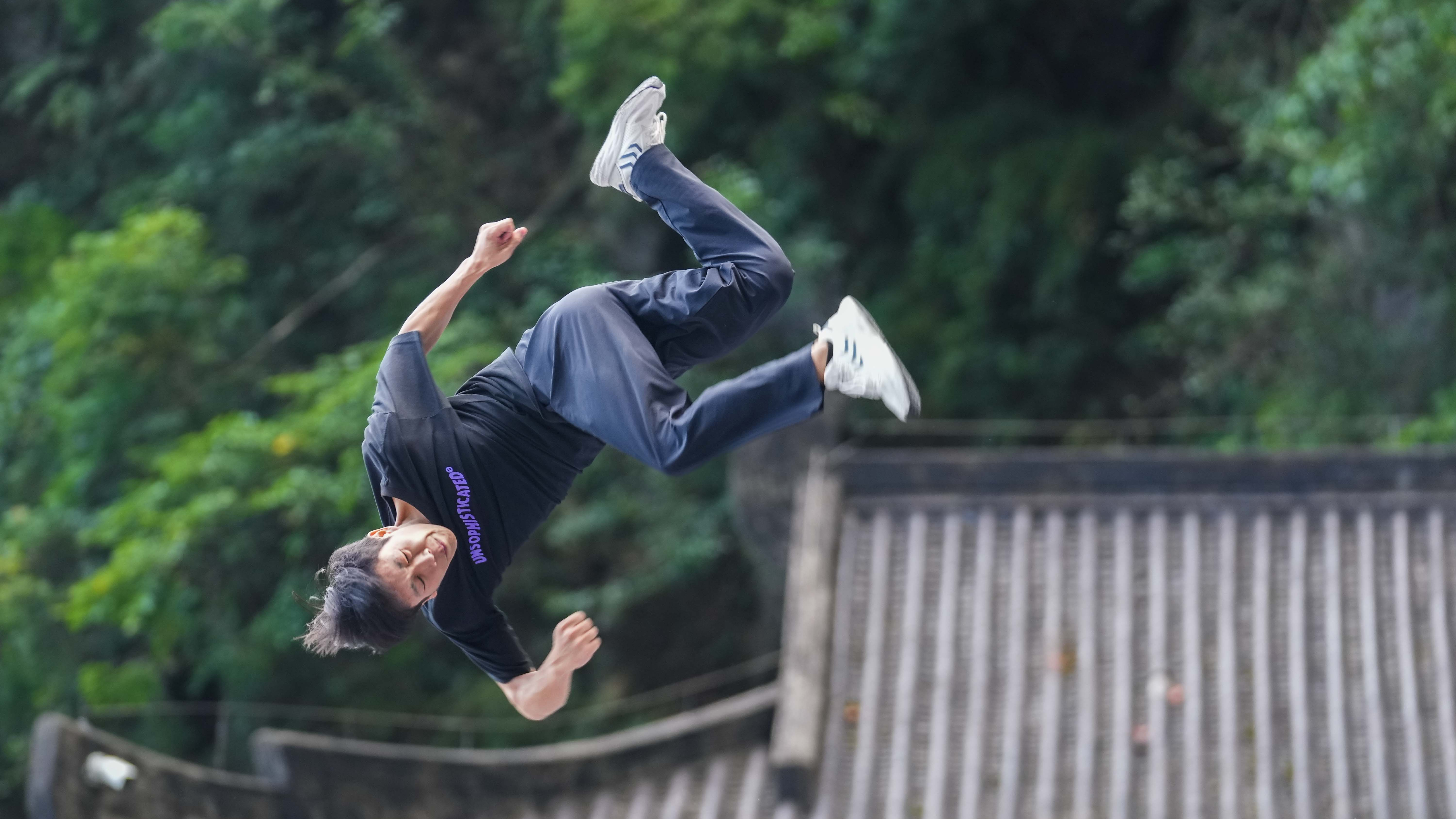 Global parkour athletes compete in Tianmenshan