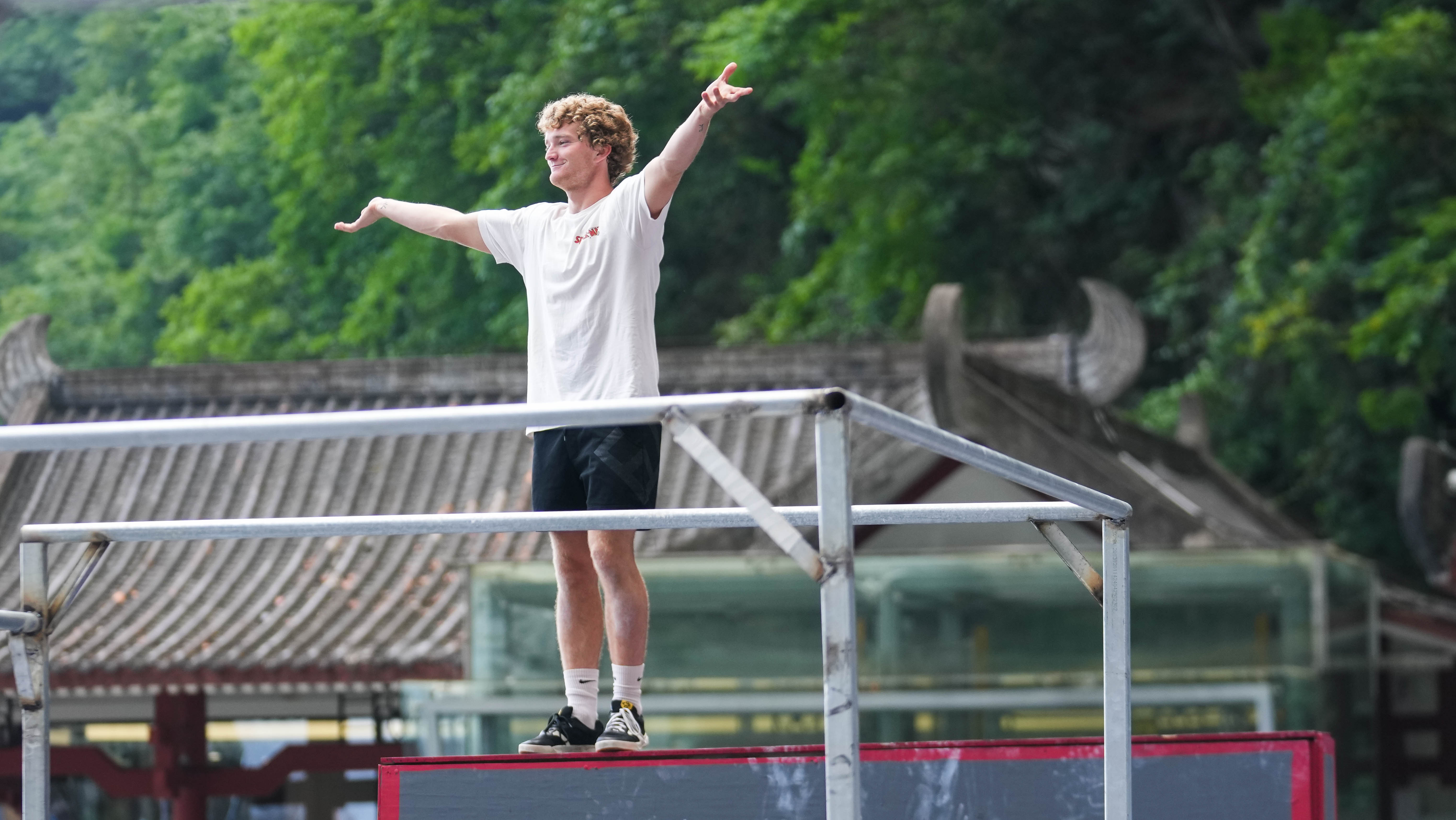 Global parkour athletes compete in Tianmenshan