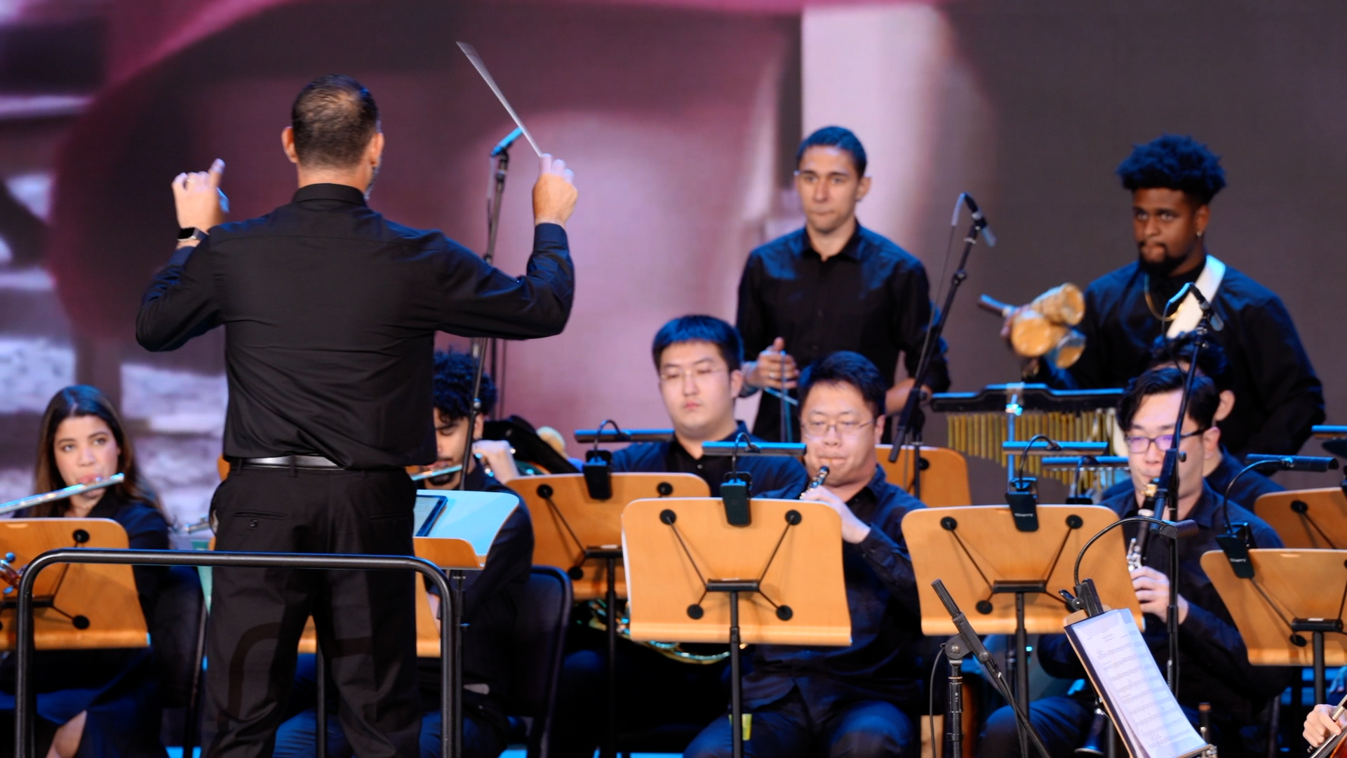 Orkestra Mare do Amanha menggelar konser di Aula Konser Perpustakaan Nasional bekerja sama dengan musisi Tiongkok. /CGTN