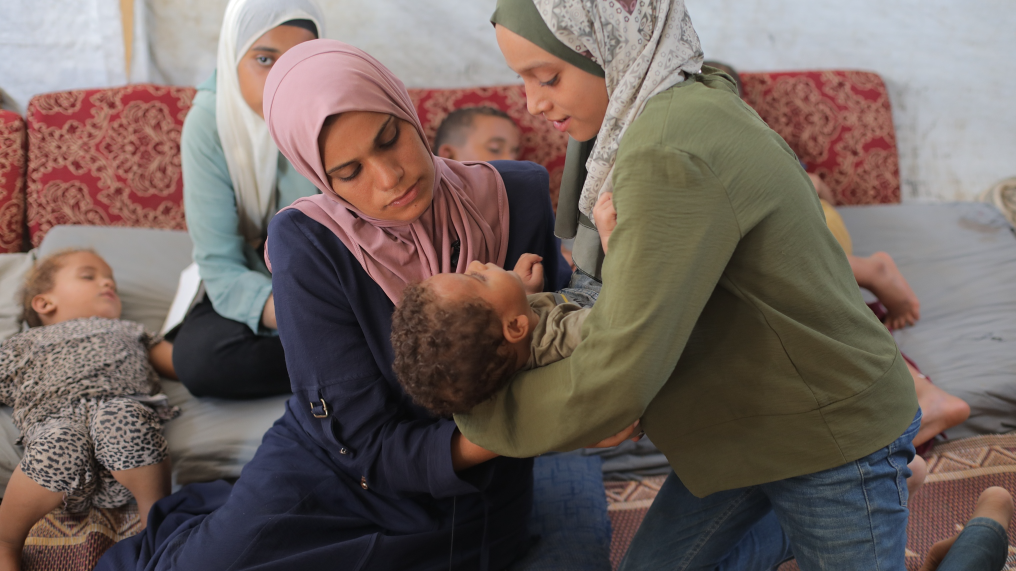 The 11-month-old Abdul Rahman Abu al-Jidyen, who is suffering from polio, is at home with his family in Deir Al Balah, Gaza, August 27, 2024. The World Health Organization announced on Friday that a large-scale vaccination campaign to fight a polio outbreak in the Gaza Strip is set to begin on September 1. /CFP