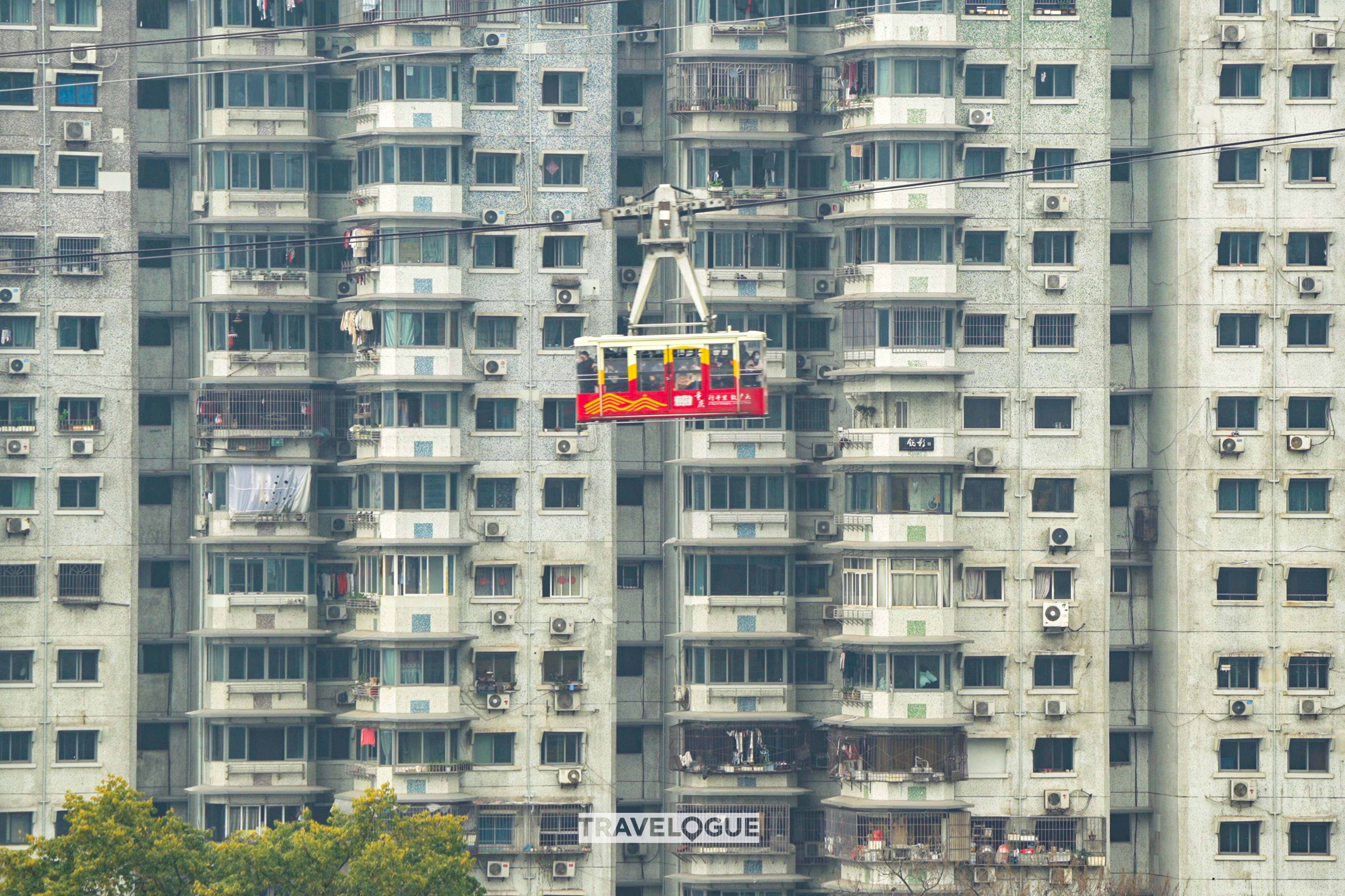 The cableway is a popular tourist attraction in Chongqing. /CGTN