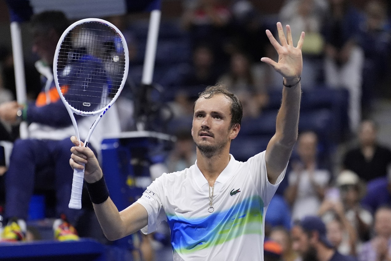 Daniil Medvedev of Russia acknowledges fans after winning the third round of the US Open at USTA Billie Jean King National Tennis Center in New York City, US, August 31, 2024. /CFP