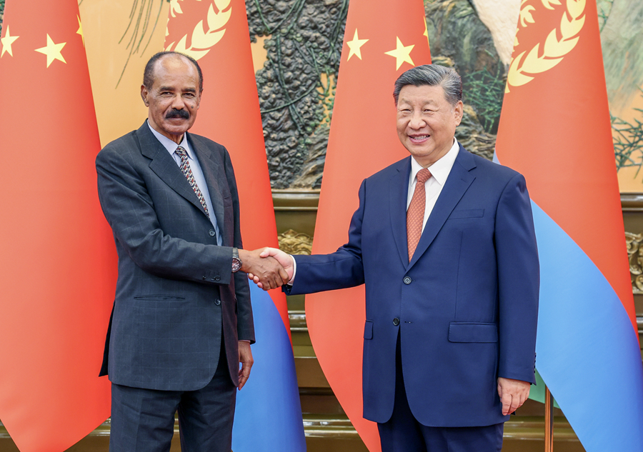 Chinese President Xi Jinping (R) meets with Eritrean President Isaias Afwerki at the Great Hall of the People in Beijing, China, September 2, 2024. /Xinhua