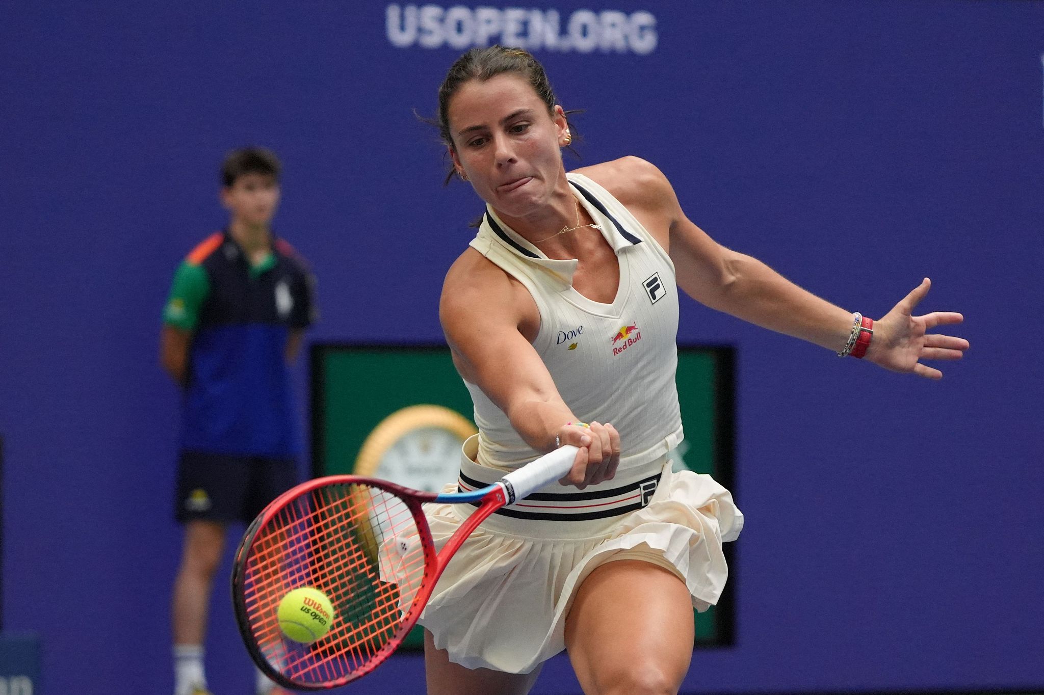 Emma Navarro of the U.S. competes in the women's singles match against Coco Gauff of the U.S. at the U.S. Open at the USTA Billie Jean King National Tennis Center in Queens, New York, September 1, 2024. /CFP