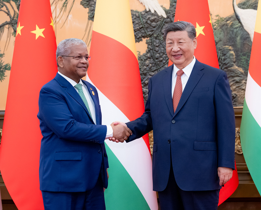 Chinese President Xi Jinping (R) meets with President of Seychelles Wavel Ramkalawan at the Great Hall of the People in Beijing, China, September 2, 2024. /Xinhua