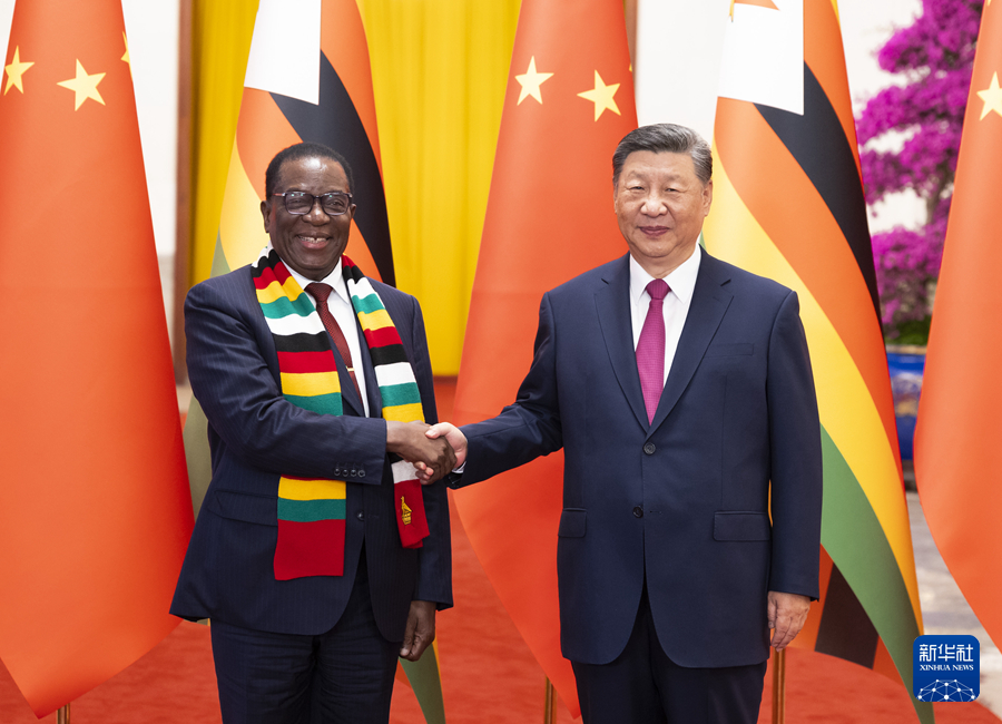 President Xi (R) meets with President Mnangagwa at the Great Hall of the People in Beijing, September 3, 2024. /Xinhua