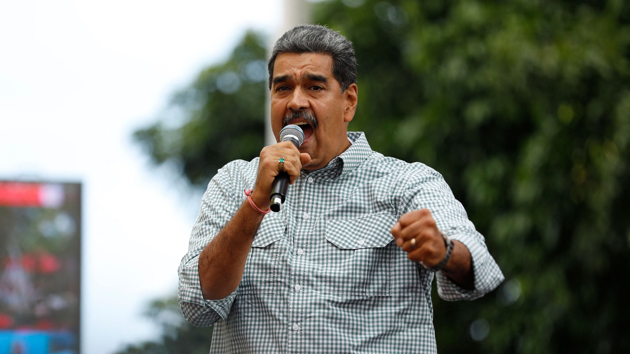 Venezuelan President Nicolas Maduro (C) gestures as he delivers a speech during a rally in Caracas on August 28, 2024. /CFP