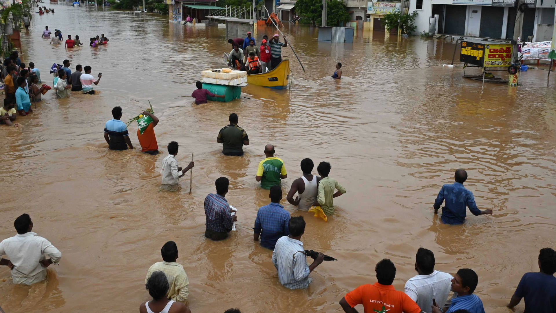 At least 33 dead in south India due to heavy monsoon rains and floods