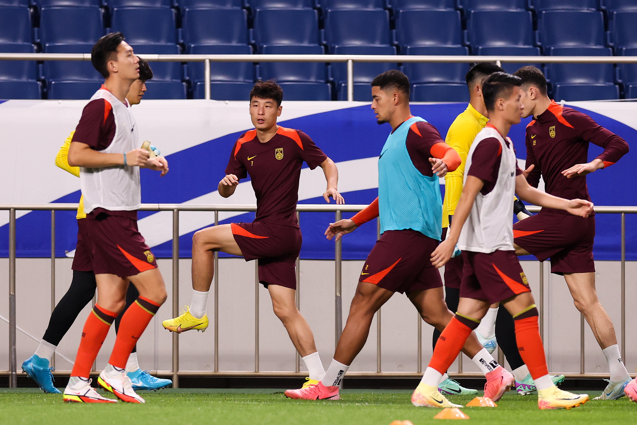 Chinese footballers participate in a training session ahead of the FIFA 2026 World Cup Qualifier in Saitama, Japan, September 4, 2024. /CFP