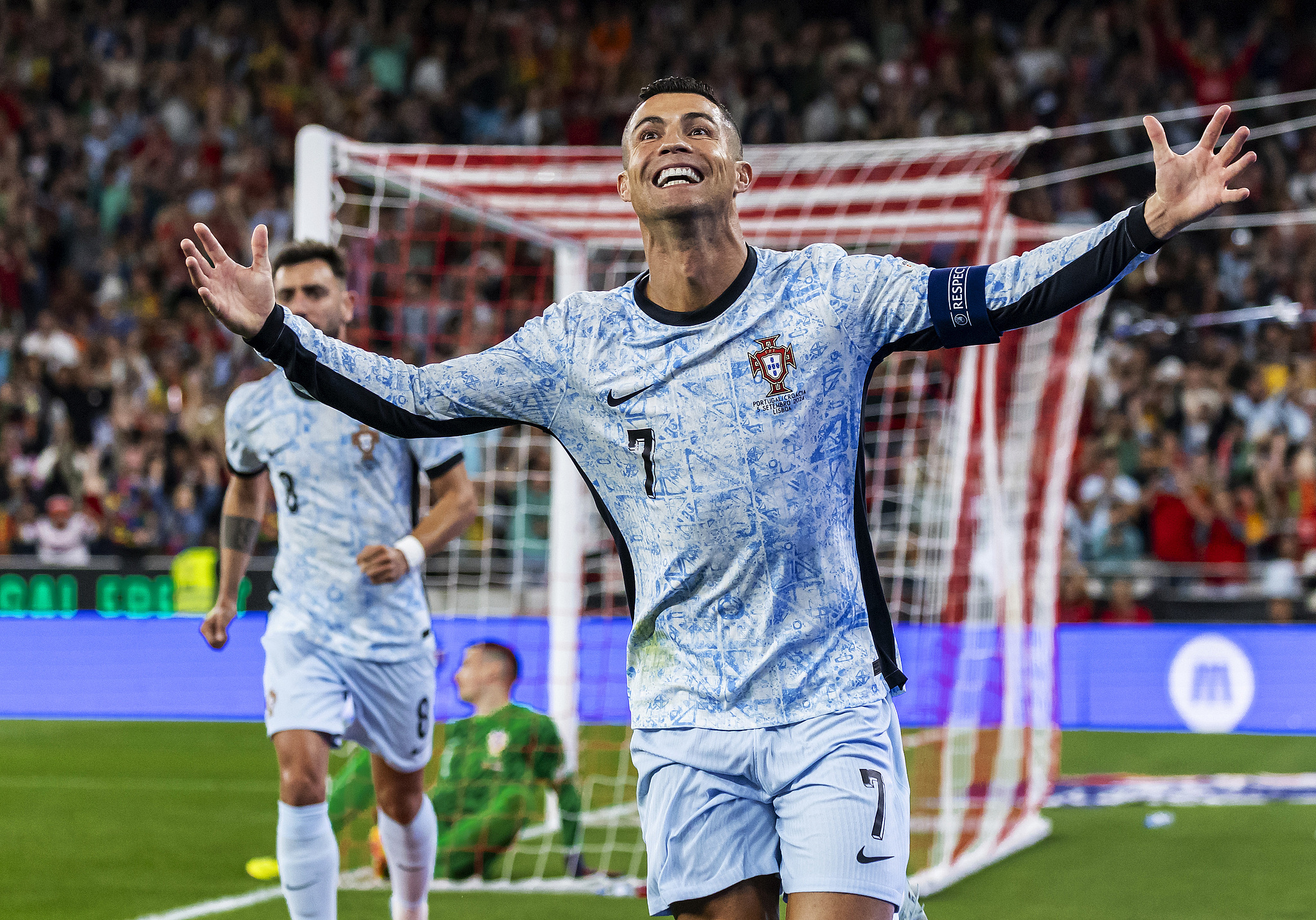 Bruno Fernandes (#7) of Portugal celebrates after scoring a goal in the UEFA Nations League game against Croatia at the Stadium of Light in Lisbon, Portugal, September 5, 2024. /CFP