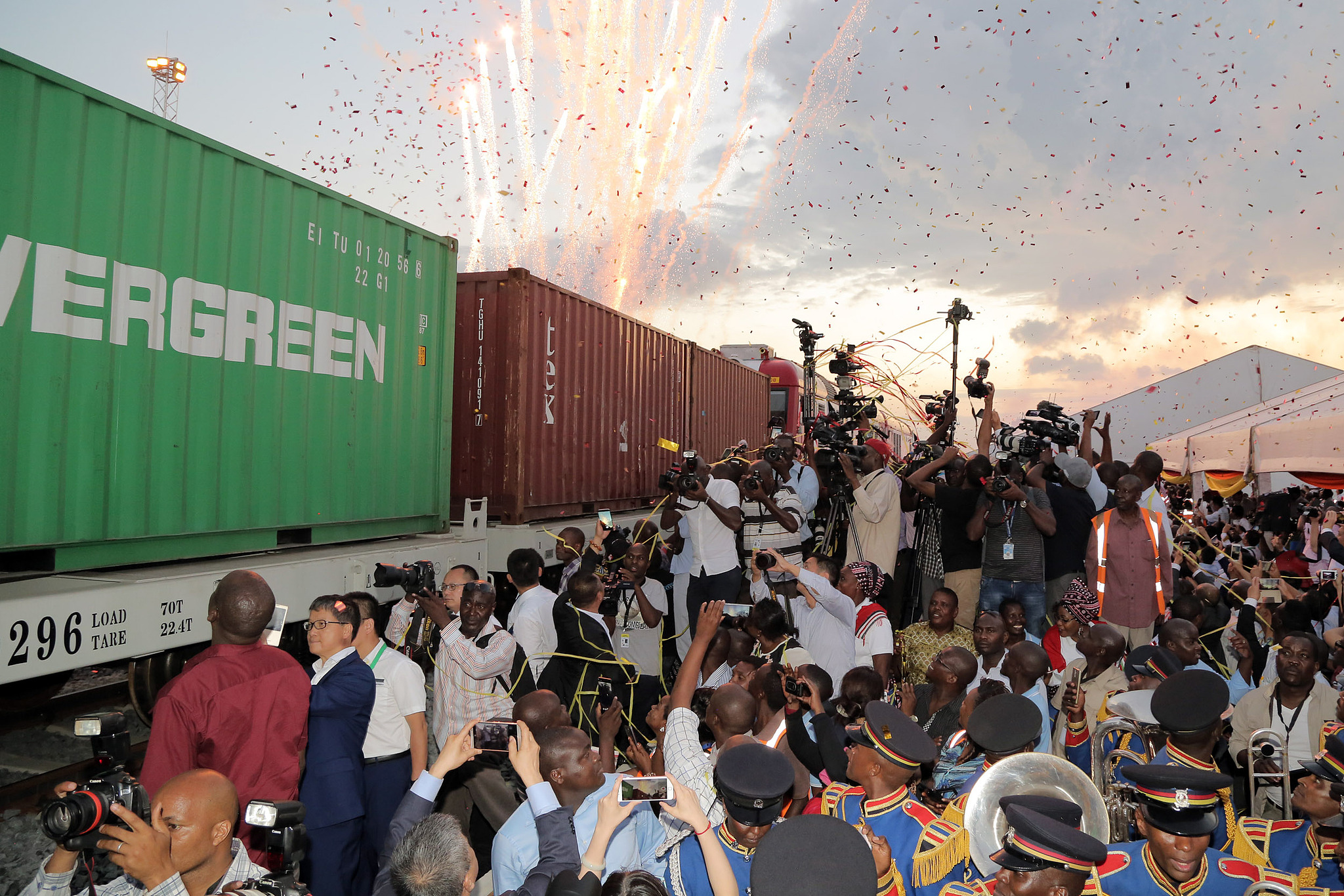 A handover ceremony is held for the Mombasa-Nairobi Railway, constructed by Chinese enterprise, in the Kenyan port city of Mombasa. /CFP