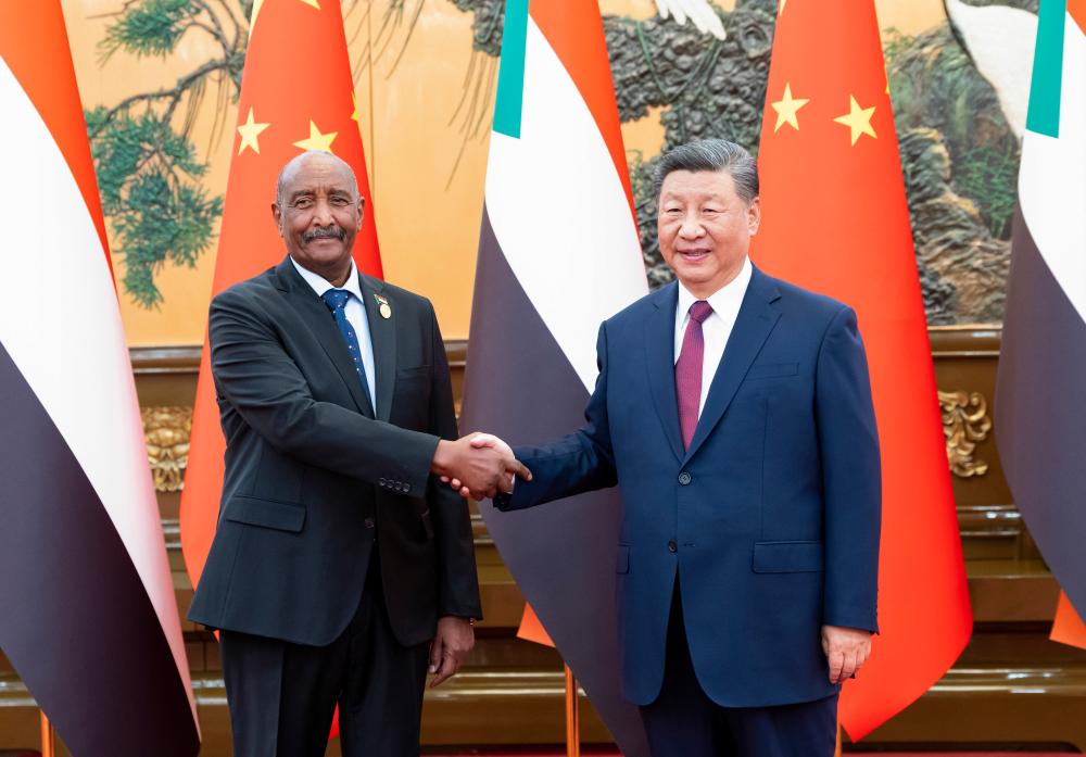 Chinese President Xi Jinping (R) meets with Chairman of Sudan's Sovereignty Council Abdel Fattah Al-Burhan at the Great Hall of the People in Beijing, capital of China, September 6, 2024. /Xinhua