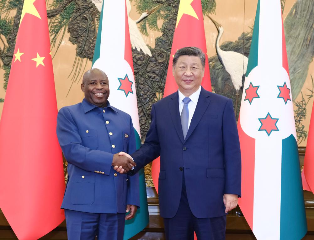 Chinese President Xi Jinping (R) meets with Burundian President Evariste Ndayishimiye at the Great Hall of the People in Beijing, capital of China, September 6, 2024. /Xinhua