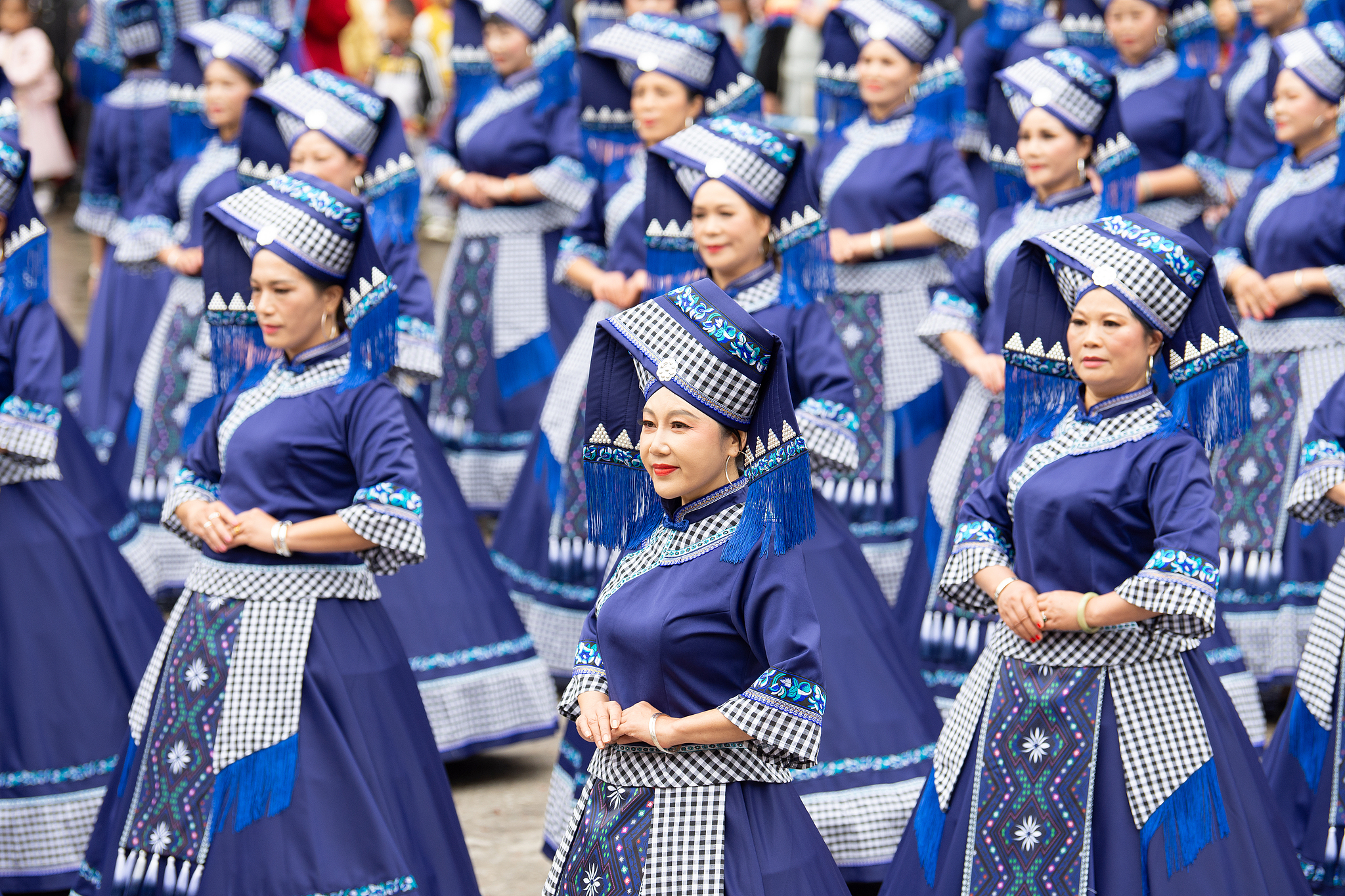 @China: Zhuang ethnic people, weaving the elegance of artistry and culture