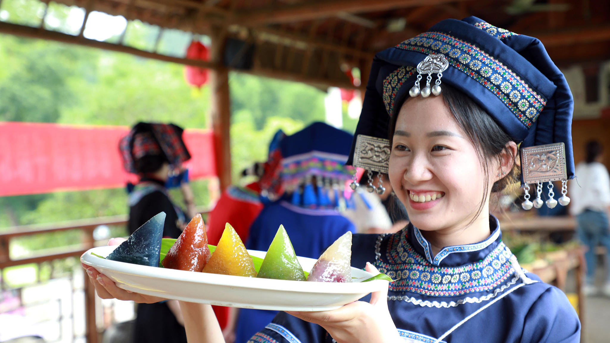 @China: Zhuang people, weaving the elegance of artistry and culture