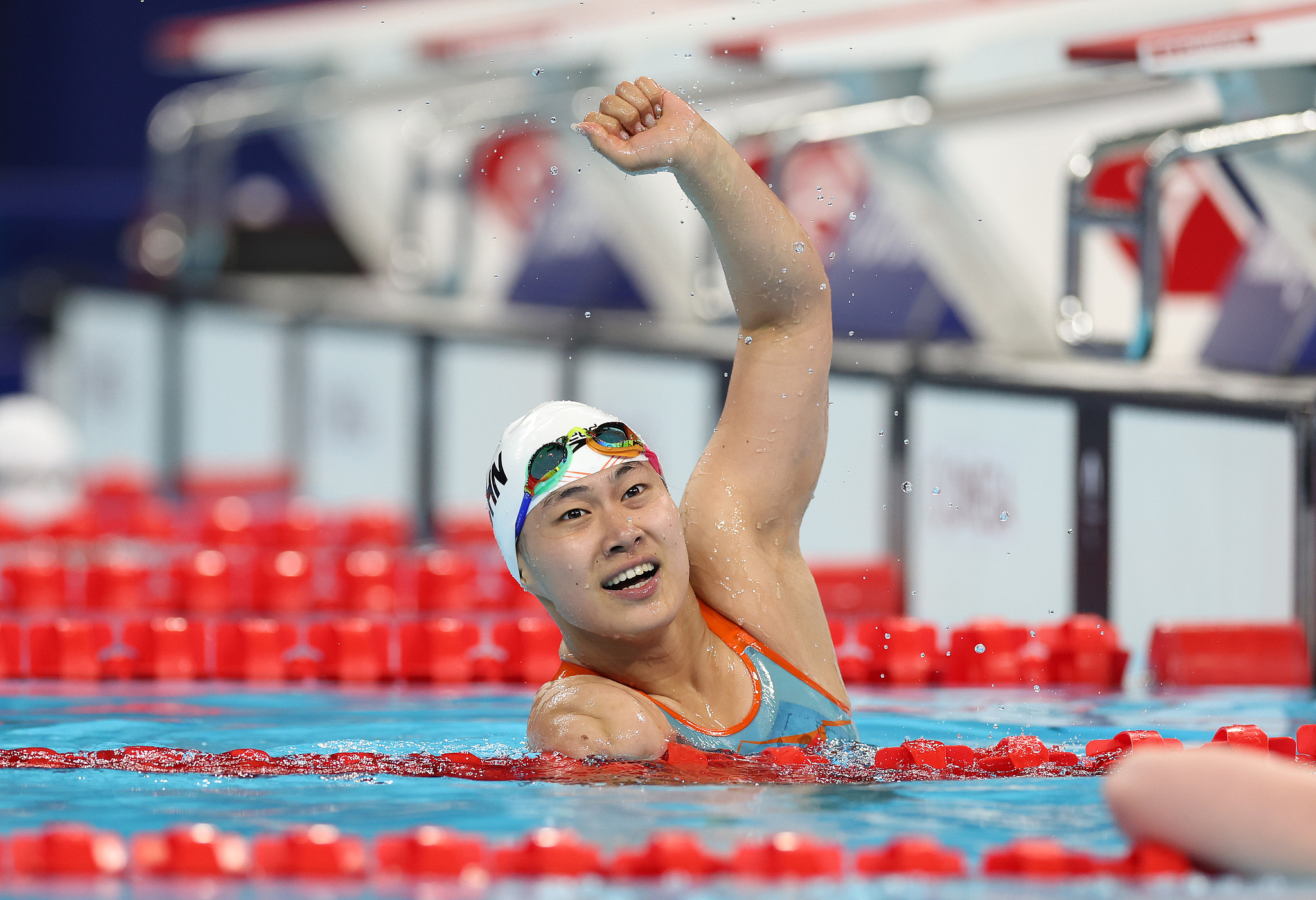 Jiang Yuyan of China celebrates after winning the women's 100-meter backstroke swimming S6 final at the 2024 Summer Paralympic Games in Paris, France, September 7, 2024. /CFP