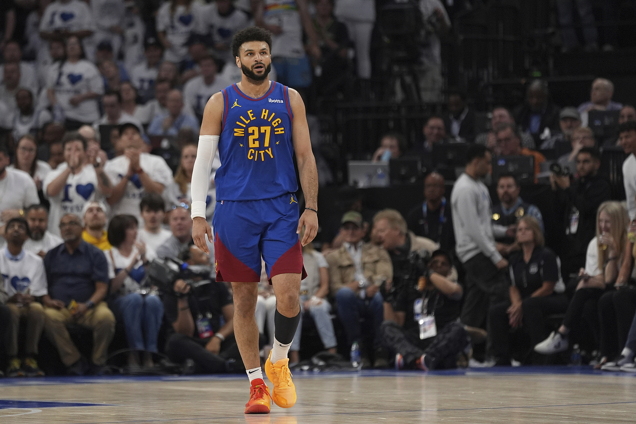 Jamal Murray of the Denver Nuggets looks on in Game 6 of the NBA Western Conference semifinals against the Minnesota Timberwolves at the Target Center in Minneapolis, Minnesota, May 16, 2024. /CFP