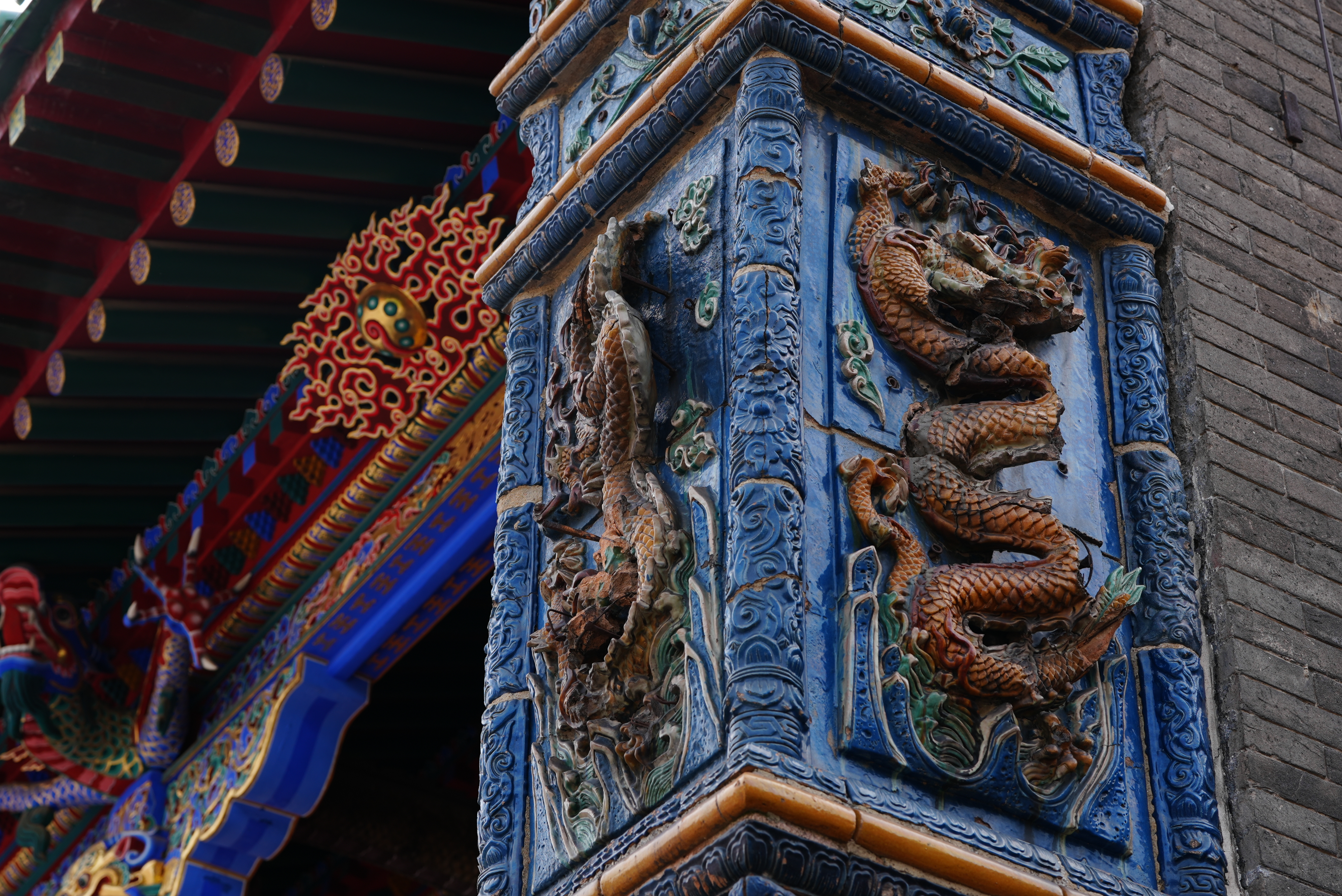 These types of glazed tiles appear on many of the gable-roofed buildings in the Shenyang Palace Museum, demonstrating the superb craftsmanship of the artisans. /CGTN