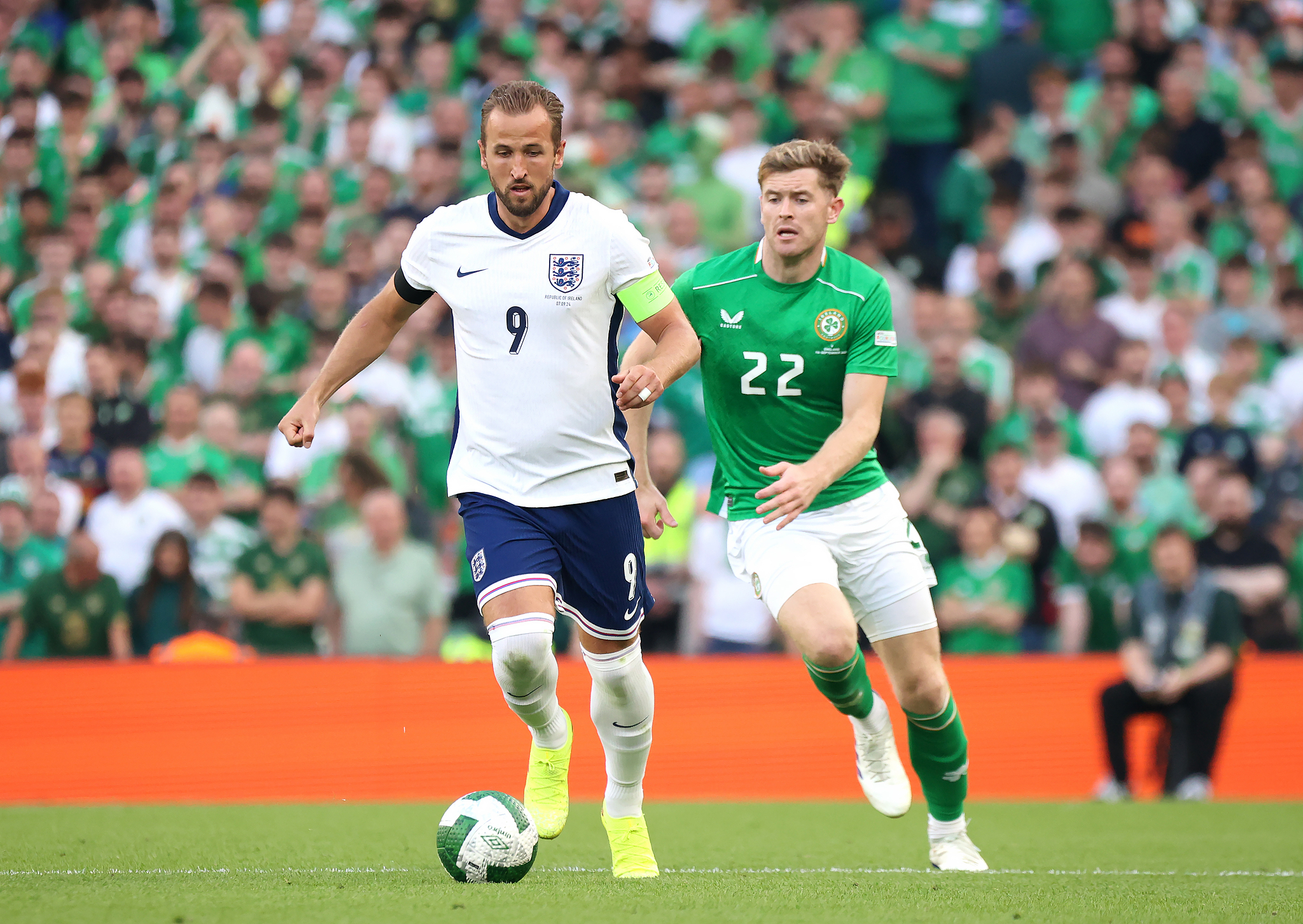 Harry Kane (#9) of England dribbles in the UEFA Nations League against Ireland at Aviva Stadium in Dublin, Ireland, September 7, 2024. /CFP