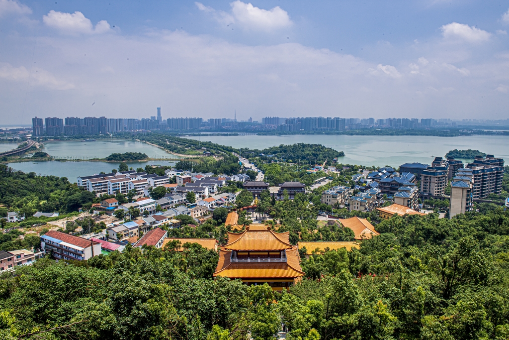 A bird's-eye view of Sheng'an Temple is seen in Yueyang, Hunan Province on June 6, 2024. /IC