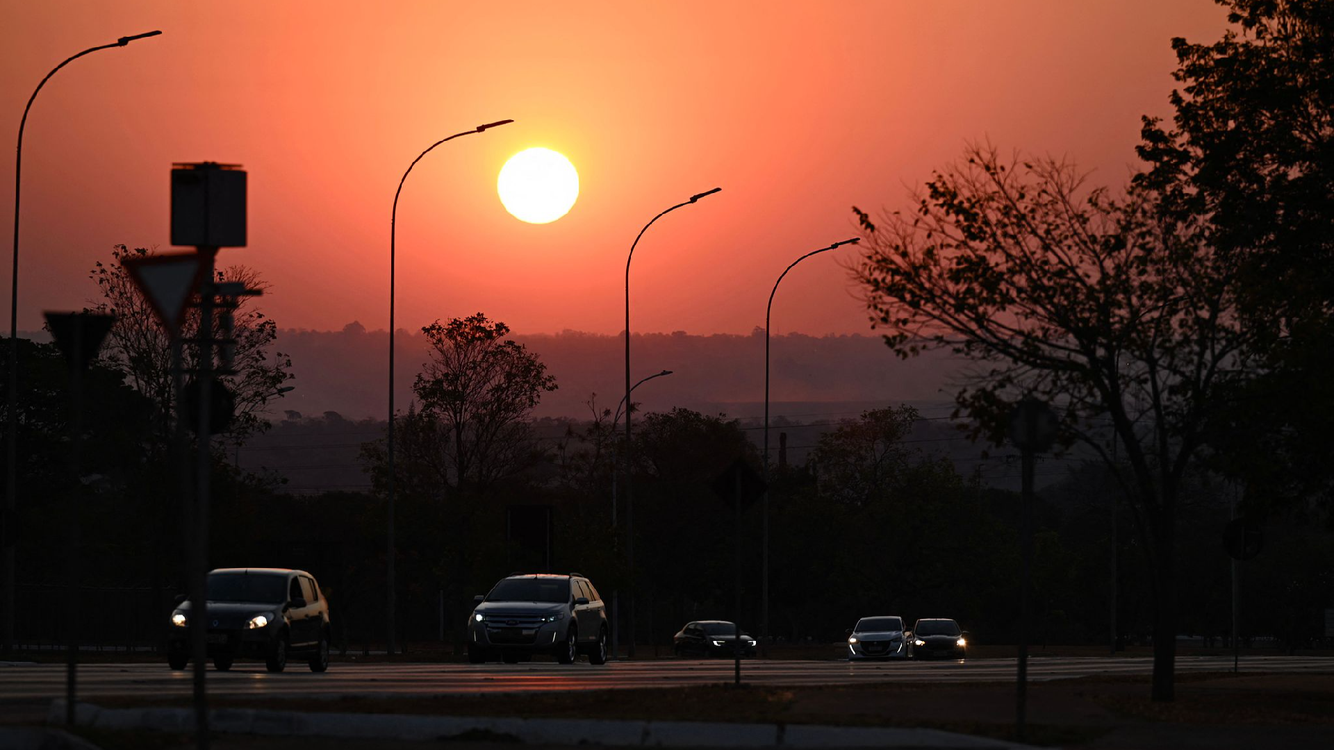 Fires in Brazil Send Smoke Over Major Cities and Neighboring Countries