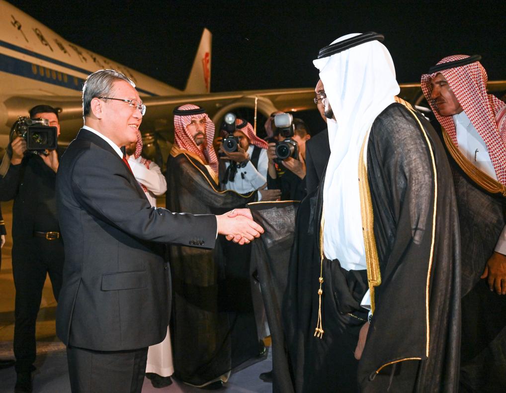 Chinese Premier Li Qiang arrives at Zayed International Airport in Abu Dhabi, the United Arab Emirates, September 11, 2024. /Xinhua