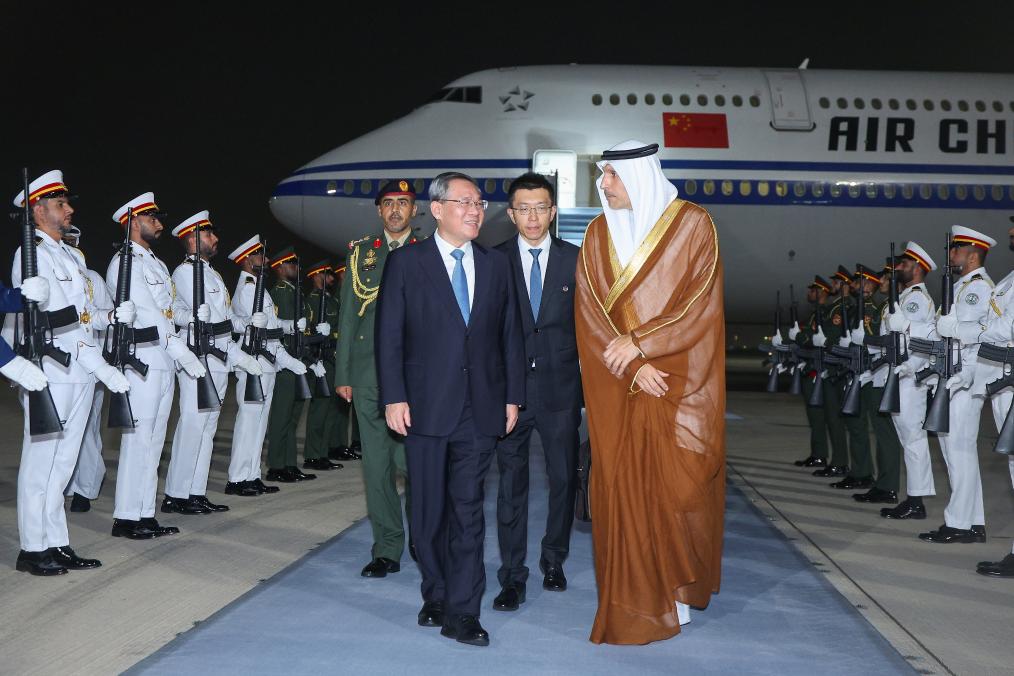 Chinese Premier Li Qiang arrives at Zayed International Airport in Abu Dhabi, the United Arab Emirates, September 11, 2024. /Xinhua