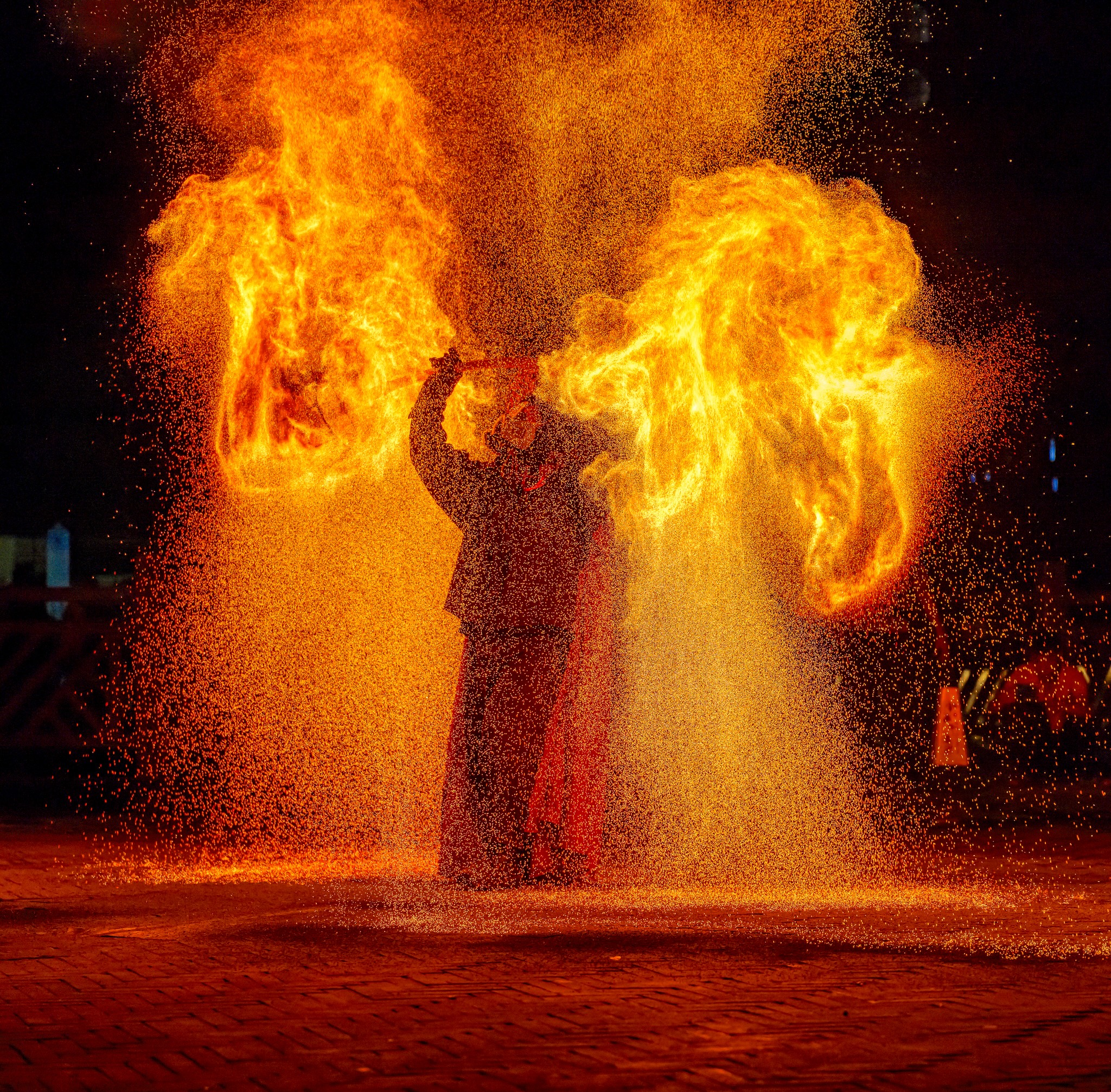 A fire pot performance is seen in Guangzhou, south China's Guangdong Province in August of 2024. /CFP