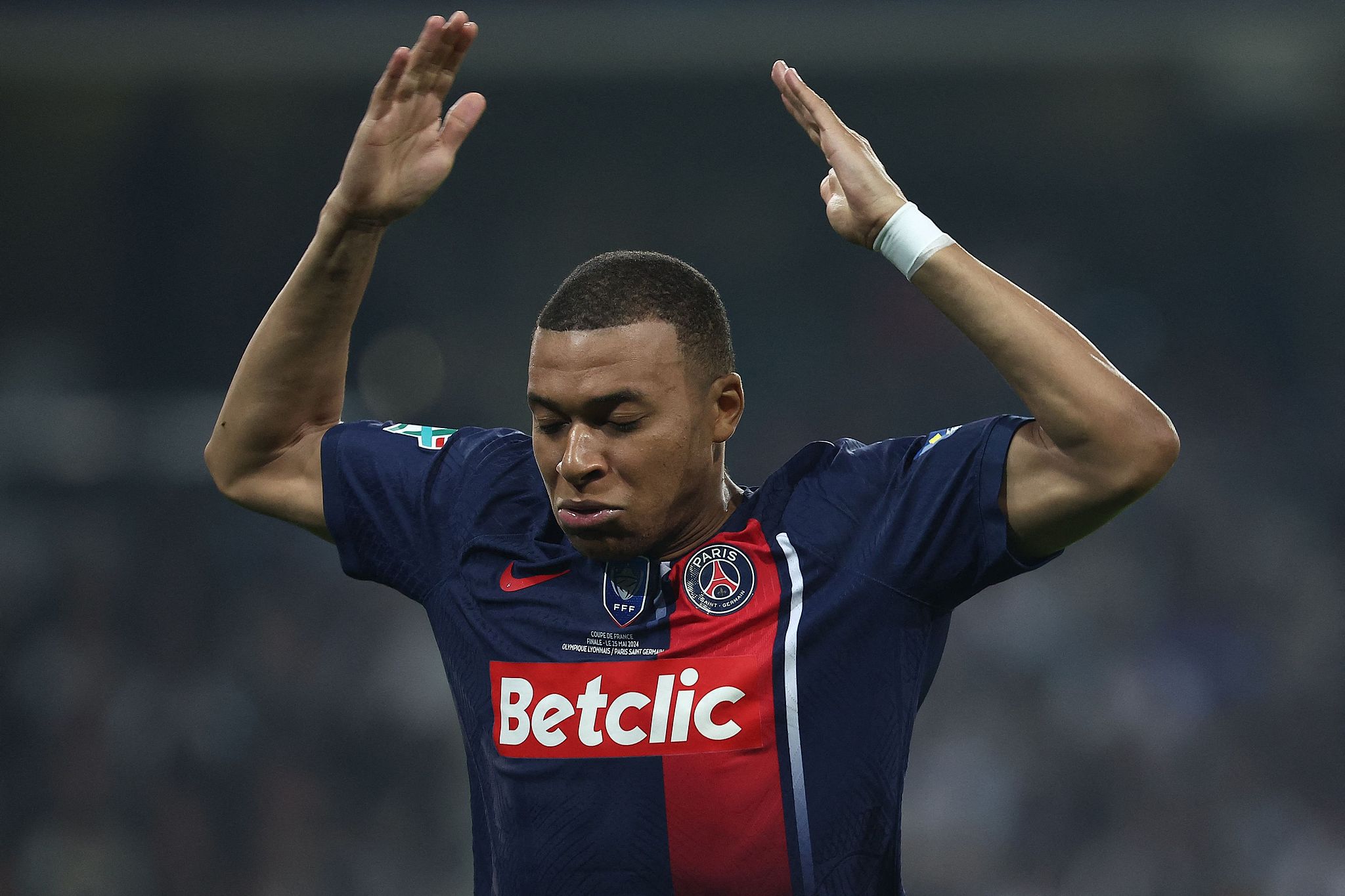 Kylian Mbappe of Paris Saint-Germain looks on in the Ligue 1 game against Olympique Lyonnais at the Stade Pierre-Mauroy in Villeneuve-d'Ascq, France, May 25, 2024. /CFP