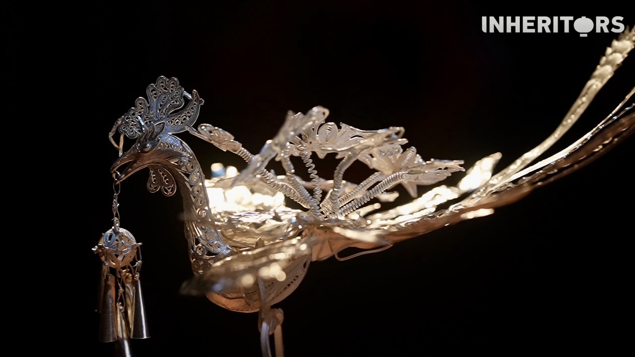 A view of a Miao silver heirloom /CGTN