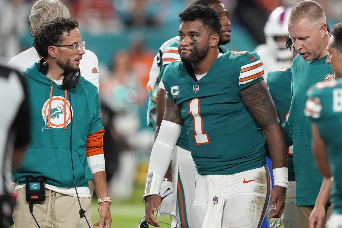 Quarterback Tua Tagovailoa (#1) of the Miami Dolphins leaves his team's National Football League (NFL) game against the Buffalo Bills at Hard Rock Stadium in Miami Gardens, Florida, September 12, 2024. /AP