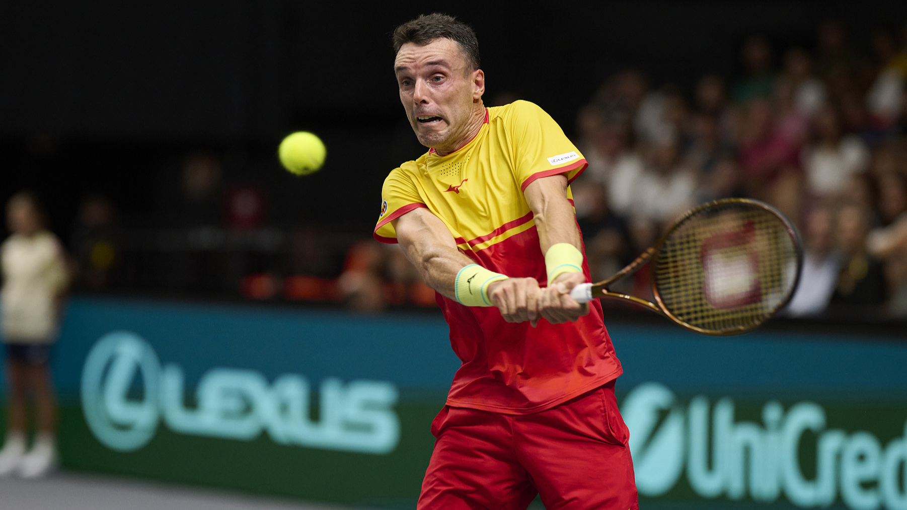 Roberto Bautista Agut dari Spanyol akan berhadapan dengan Arthur Fils dari Prancis selama pertandingan Babak Grup Final Piala Davis 2024 antara Prancis dan Spanyol di Pabellon Fuente De San Luis di Valencia, Spanyol, 13 September 2024. /CFP