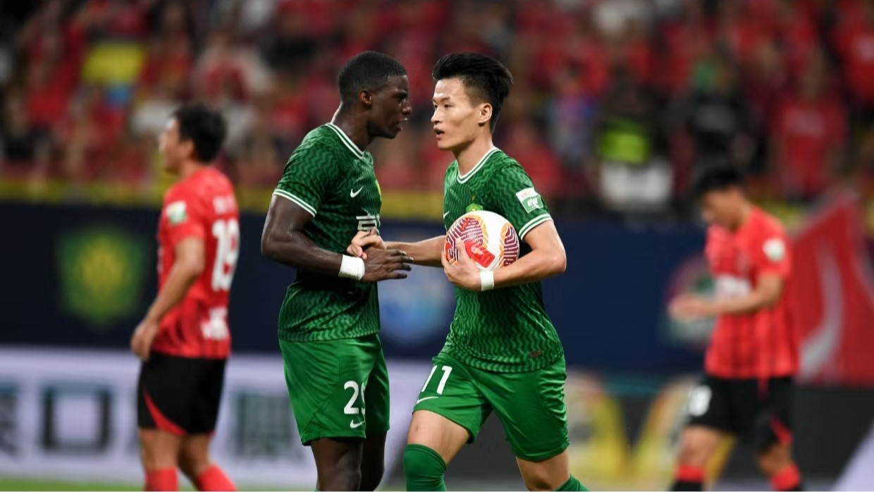 Lin Liangming (#11) of Beijing Guoan celebrates after scoring a goal against Chengdu Rongcheng in their Chinese Super League game in Chengdu, southwest China's Sichuan Province, September 14, 2024. /CMG