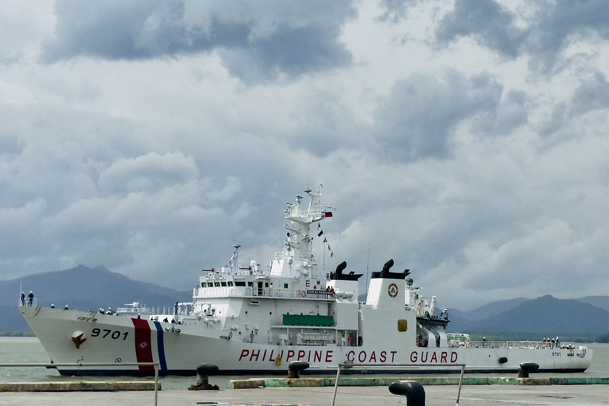 The Philippine Coast Guard vessel MRRV-9701 withdraws from Xianbin Jiao in South China Sea, September 14, 2024. /CFP