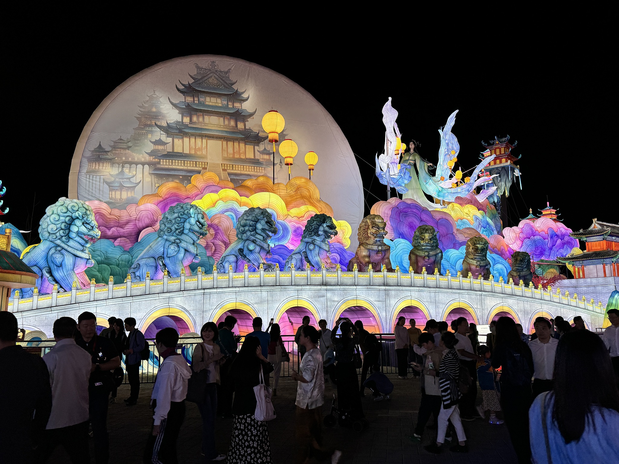 A lantern sculpture of Beijing's renowned ancient Lugou Bridge is seen at a lantern show at Beijing Garden Expo Park on September 14, 2024. /CFP