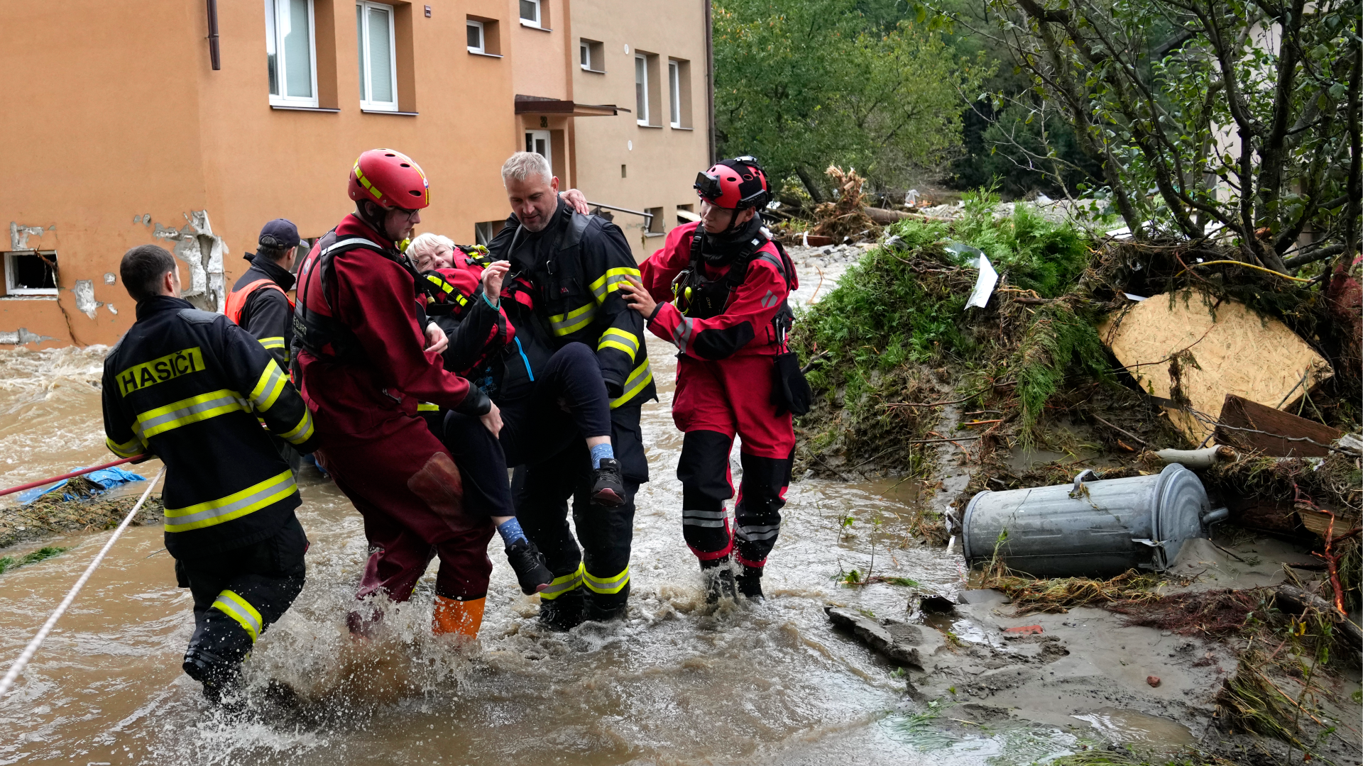 Death toll increases amid evacuations due to rains and floods in Central Europe