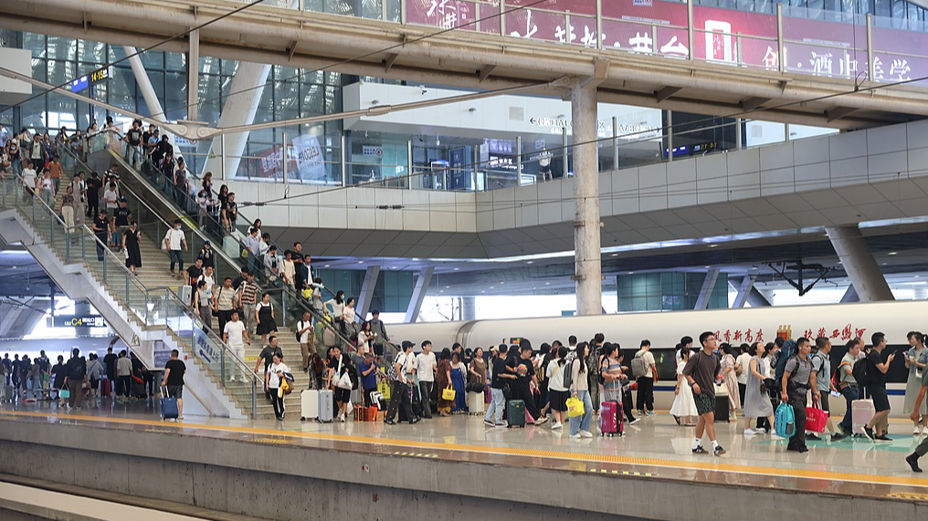 Traffic flow remains high on second day of Mid-Autumn Festival