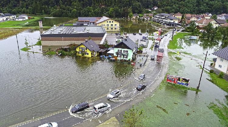 Central Europe flood fatalities increase as residents hurry to construct barriers