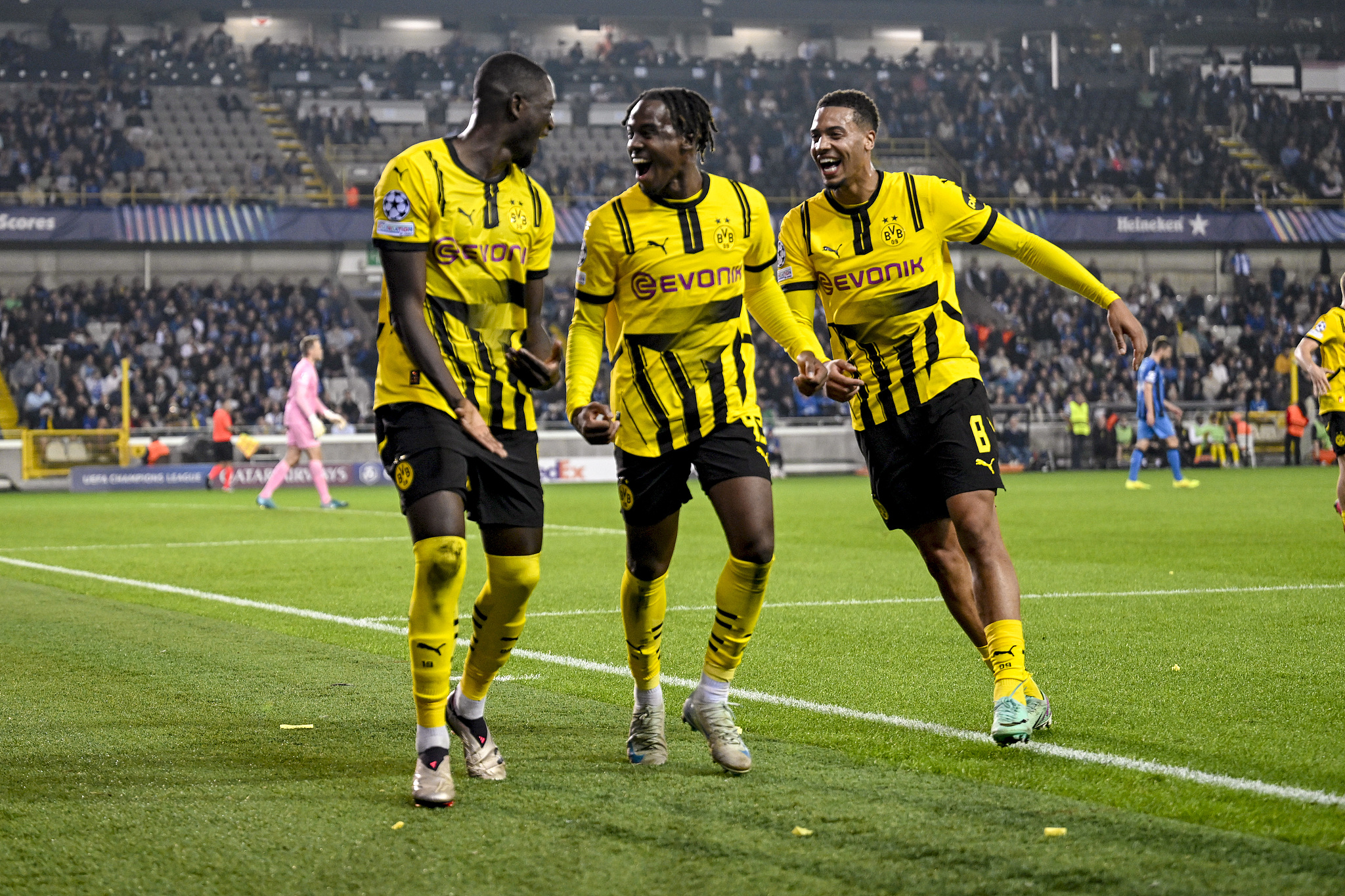 Borussia Dortmund players celebrate their 3-0 victory over Brugge after a UEFA Champions League match in Bruges, Belgium, September 18, 2024. /CFP