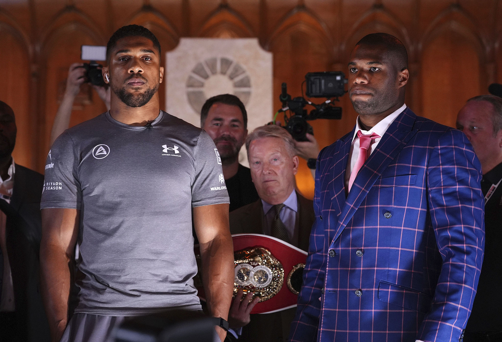 Anthony Joshua (L) of Britain will fight Daniel Dubois for the International Boxing Federation heavyweight belt at the Wembley Stadium in Lodnon, September 21, 2024. /CFP