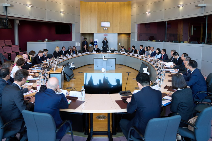 Chinese Minister of Commerce Wang Wentao holds talks with European Commission Executive Vice President and Trade Commissioner Valdis Dombrovskis in Brussels, Belgium, September 19, 2024. /China's Ministry of Commerce