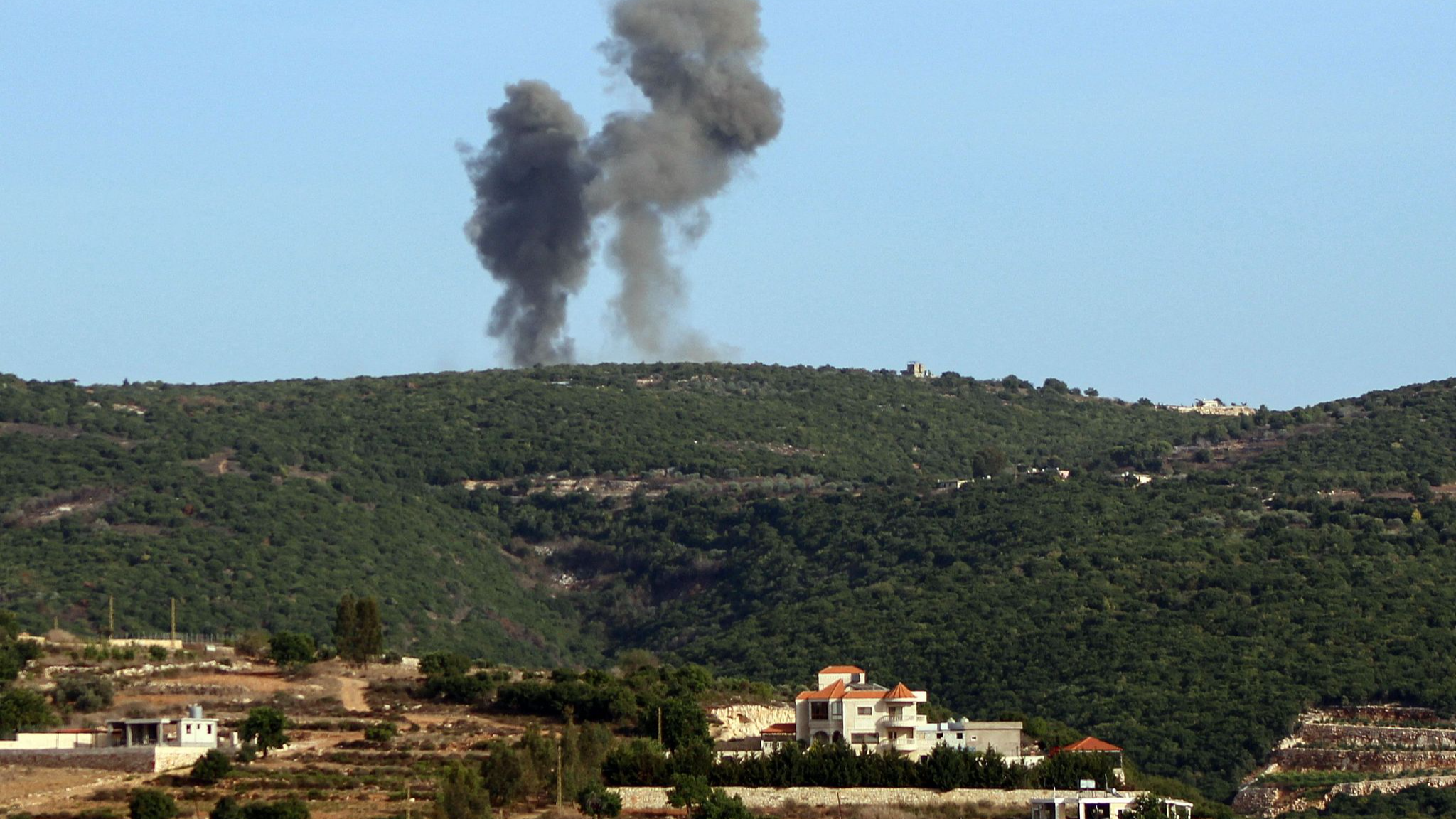 Smoke billows from the site of an Israeli airstrike on the outskirts of Yater, Lebanon, September 20, 2024. /CFP