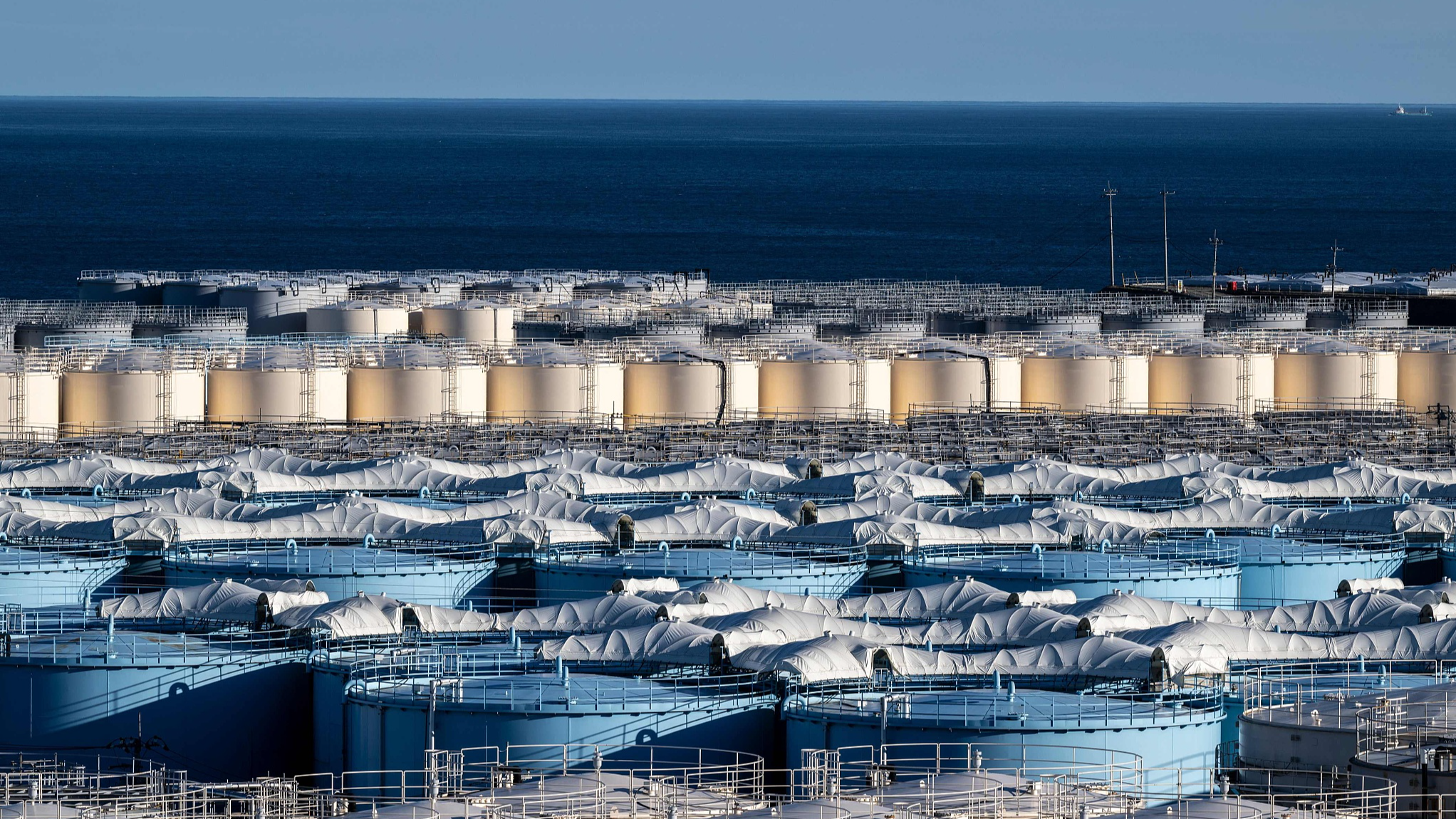 Storage tanks for nuclear-contaminated water at the Tokyo Electric Power Company's Fukushima Daiichi Nuclear Power Plant in Okuma, Fukushima Prefecture, Japan. /CFP