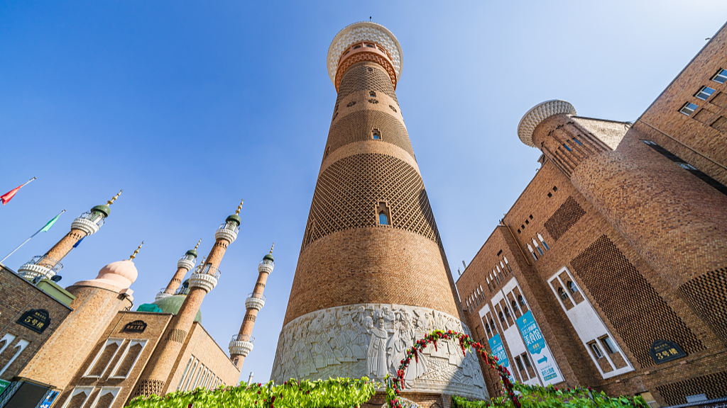 The International Grand Bazaar in the Tianshan District of Urumqi City, northwest China's Xinjiang Uygur Autonomous Region. /CFP