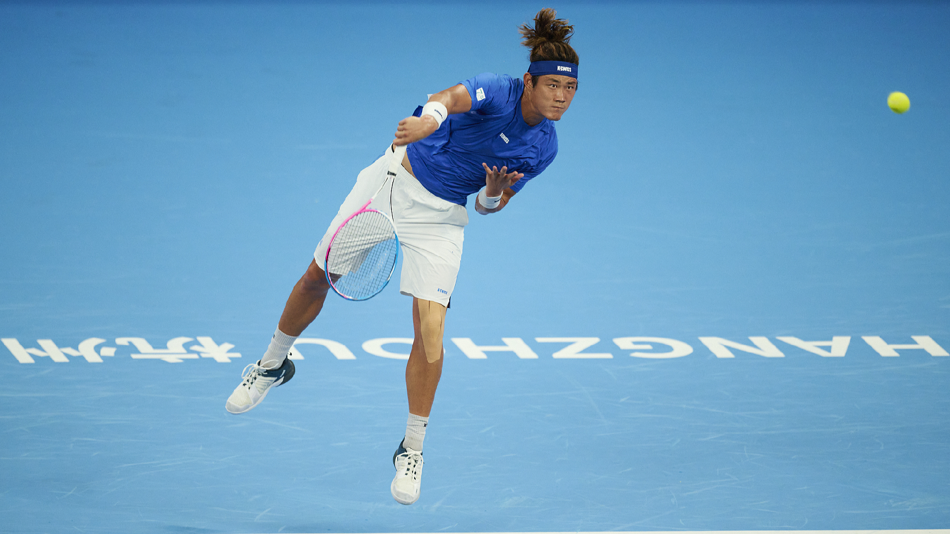 Zhang defeats Bellucci to advance to ATP Hangzhou Open quarterfinals