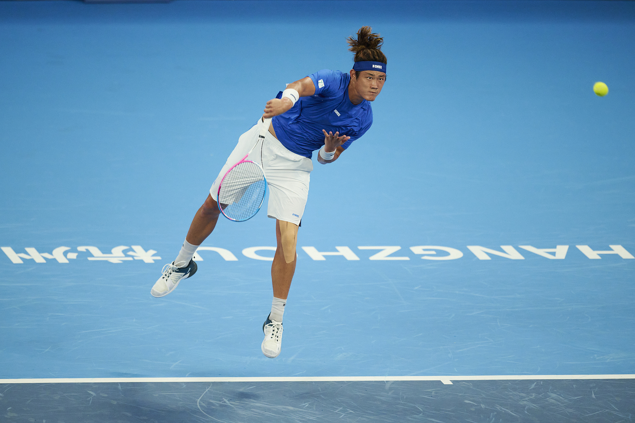 Zhang Zhizhen of China hits a shot at the ATP Hangzhou Open in Hangzhou, China, September 21, 2024. /CFP 