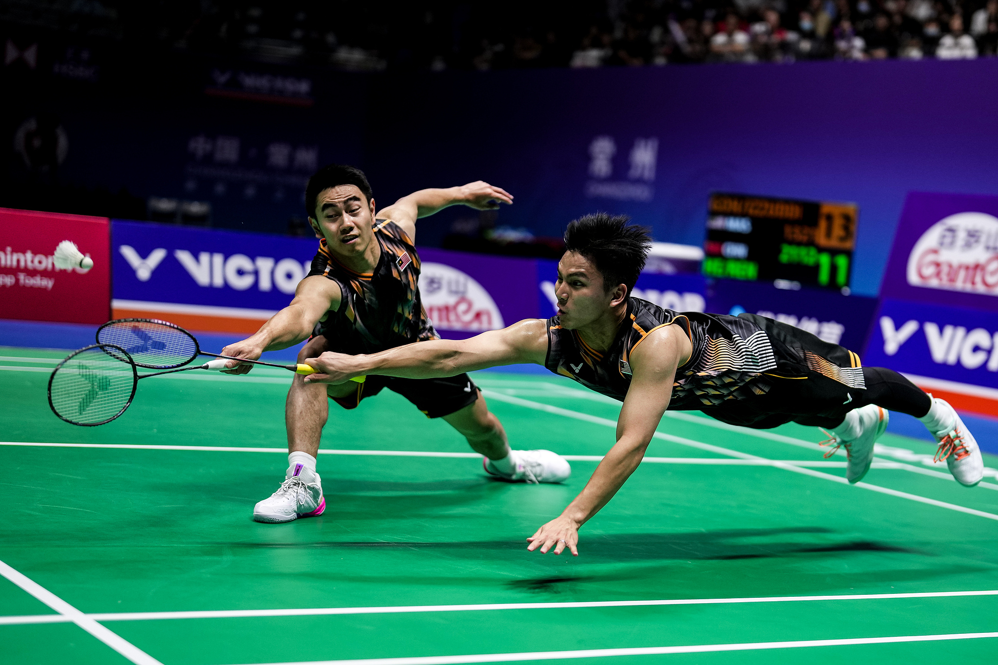 Goh Sze Fei (L) and Nur Izzuddin of Malaysia compete in the men's doubles final at the BWF China Open in Changzhou, China, September 22, 2024. /CFP