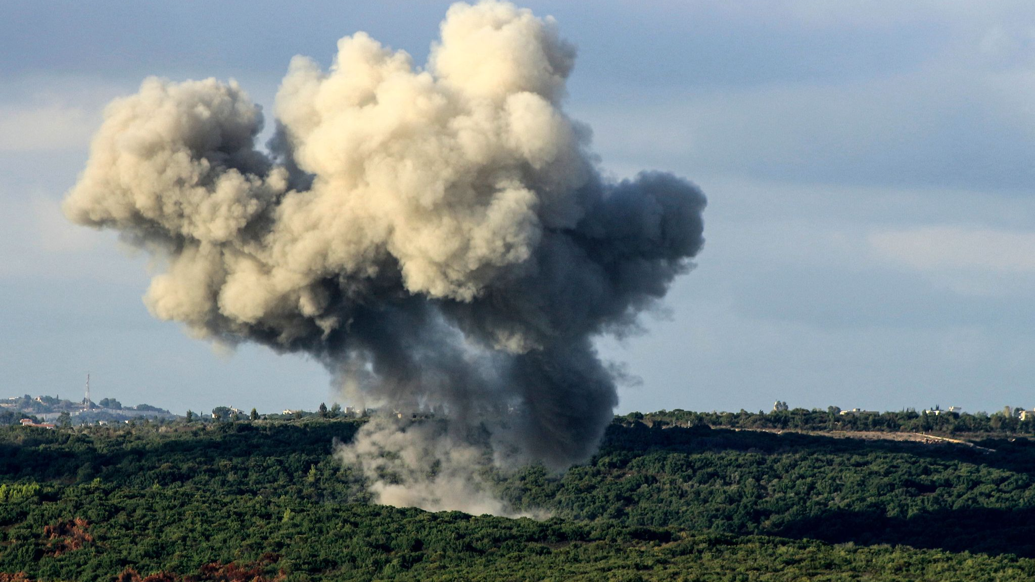 Smoke billows from the site of an Israeli strike that targeted the outskirts of the southern Lebanese village of Zibqin on September 22, 2024. /CFP