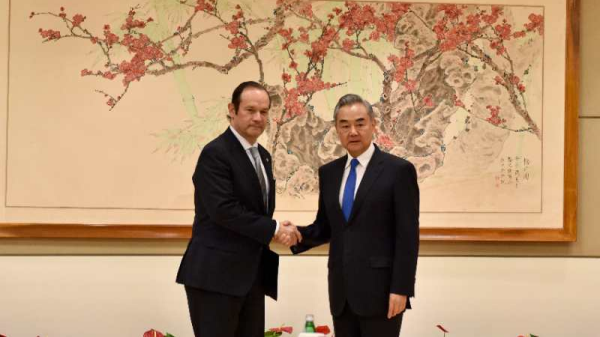 Chinese Foreign Minister Wang Yi (R) meets with his Panamanian counterpart Javier Martinez-Acha Vasquez in New York, U.S., September 23, 2024. /Chinese Foreign Ministry