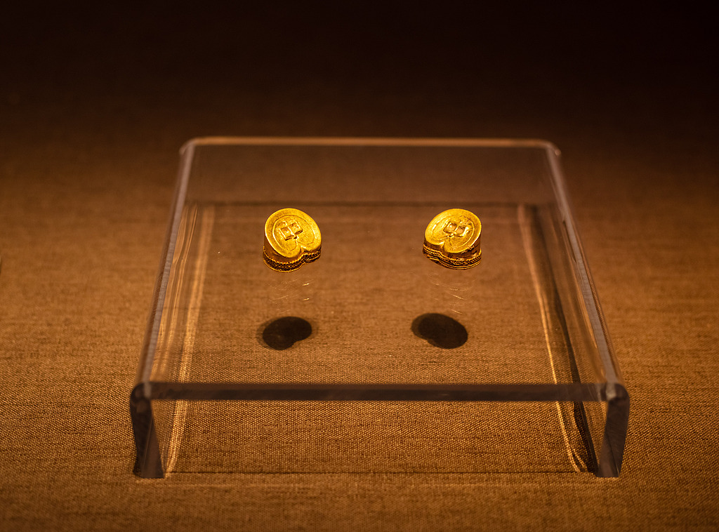 Gold artifacts are seen at the Nanchang Relic Museum for Haihun Principality of Han Dynasty in Nanchang, Jiangxi Province on September 22, 2024. /CFP